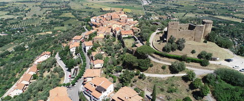 Il borgo di Scarlino